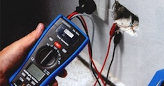 Подключение и монтаж ретро проводки в деревянном доме от 1570 рублей в Топках